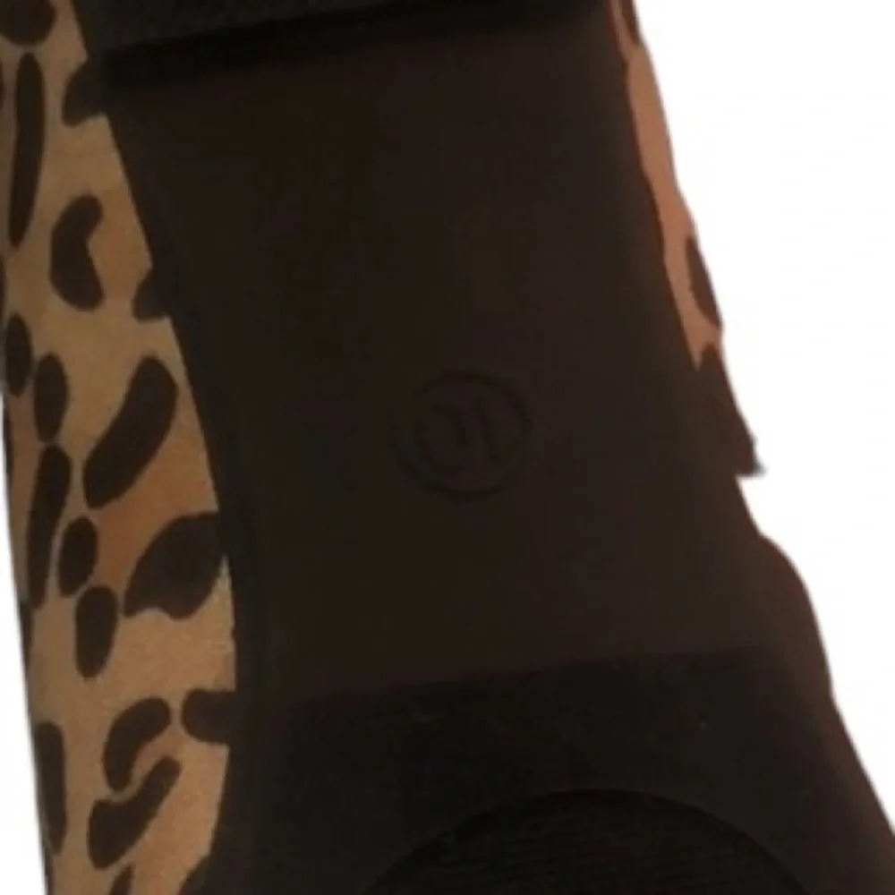 Merona size 10 leopard print flats faux suede bow detail like new true to size